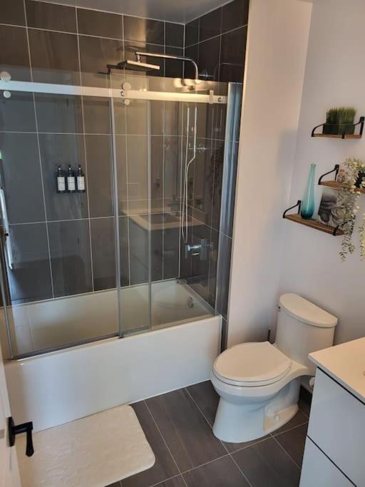 Cozy South View Suite Overlooking The Nature Trail Innisfil 외부 사진