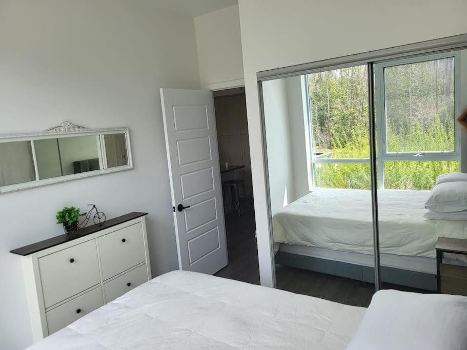 Cozy South View Suite Overlooking The Nature Trail Innisfil 외부 사진